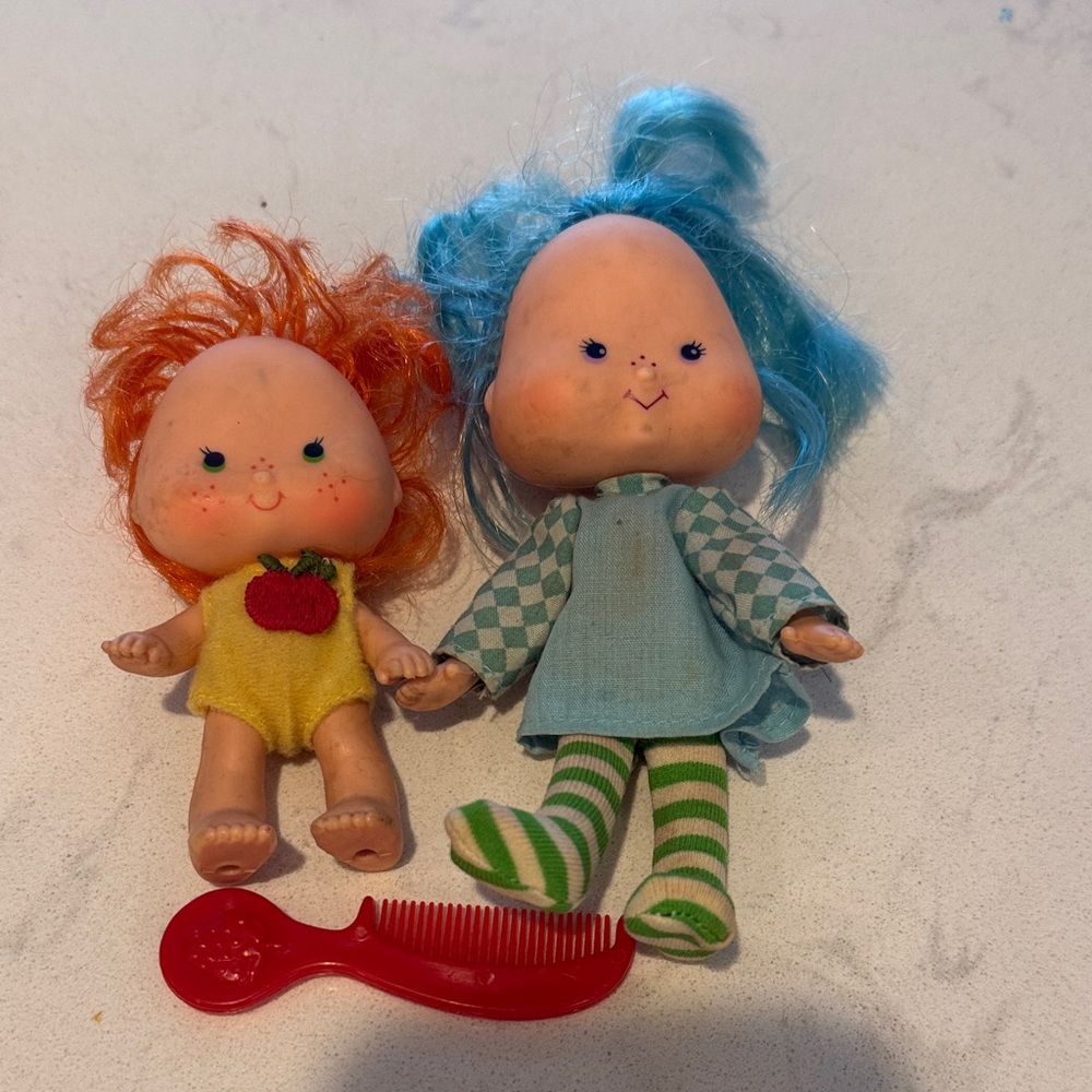 Vintage 1979 Strawberry Shortcake Apple Dumpling & Blueberry Muffin Dolls w Comb